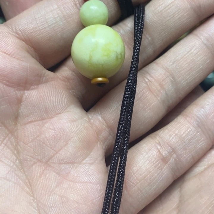 蛇纹石玉珠宝奇石未镶嵌