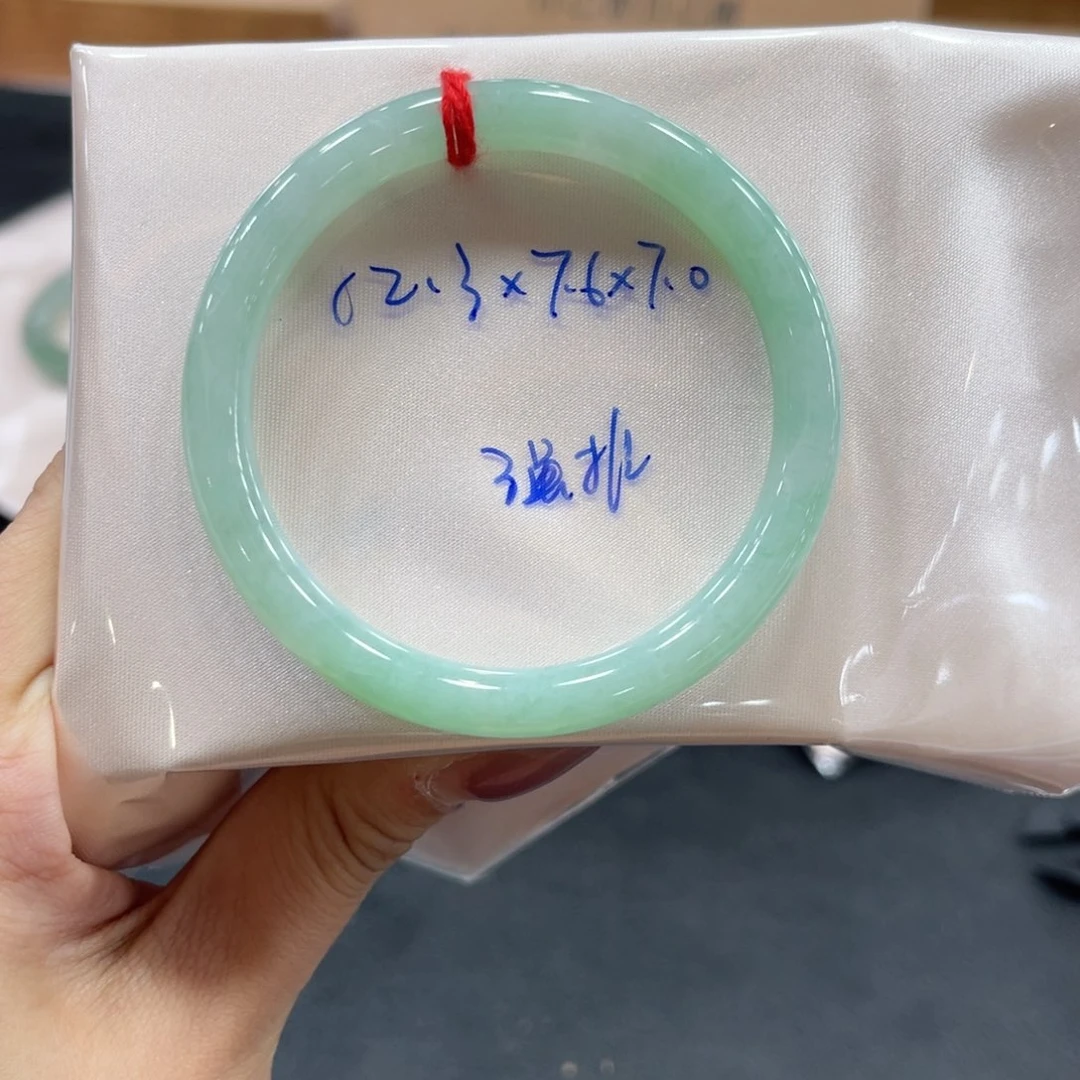 未镶嵌手镯翡翠翡翠