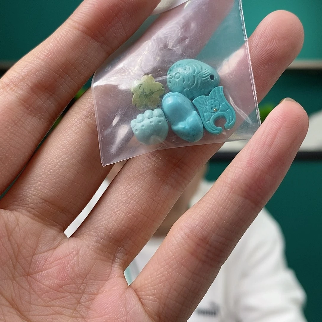 绿松石未镶嵌珠宝奇石