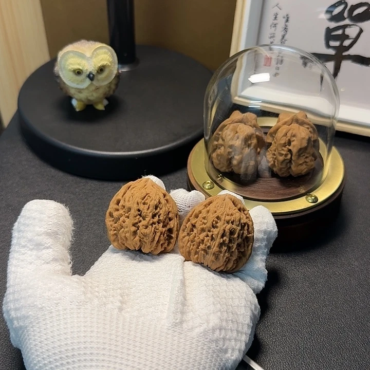 文玩核桃吊坠南疆石核桃红皮