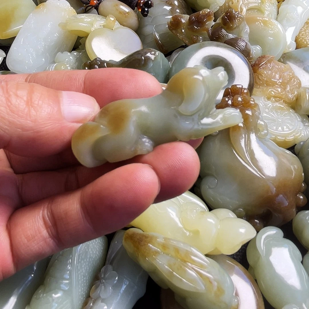 和田玉未镶嵌吊坠(不含链)