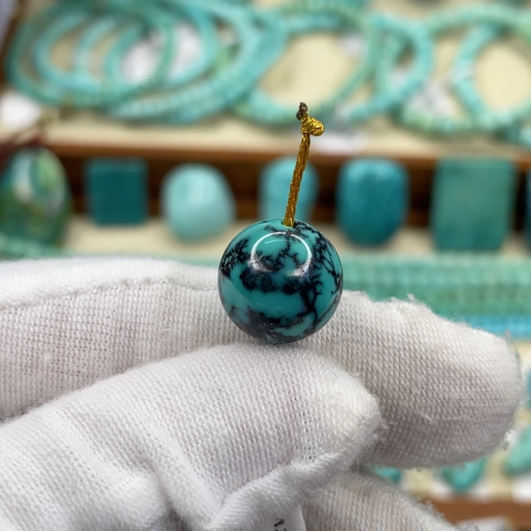 绿松石未镶嵌颈饰