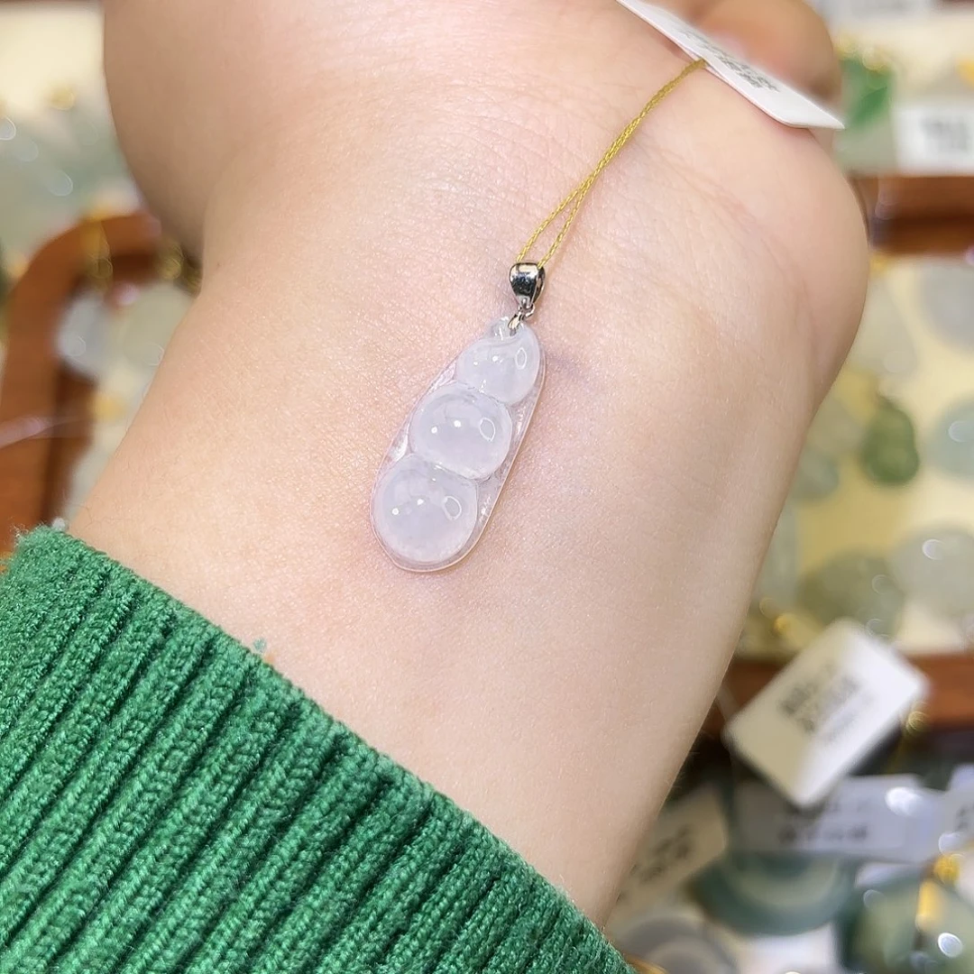 翡翠18K金镶嵌颈饰豆子