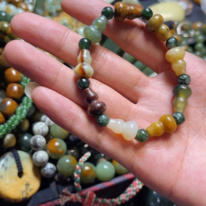 未镶嵌蛇纹石玉手链