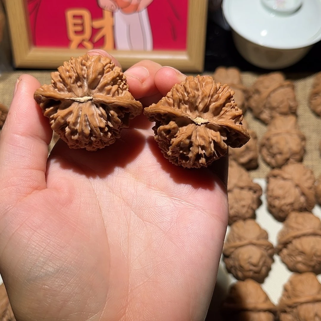 地***儿文玩核桃吊坠满天星310