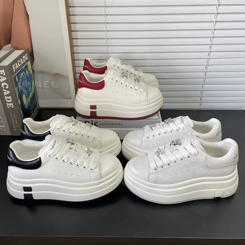 68023-1欧洲站小白鞋女款新款真皮拼色厚底星星板鞋增高松糕单鞋