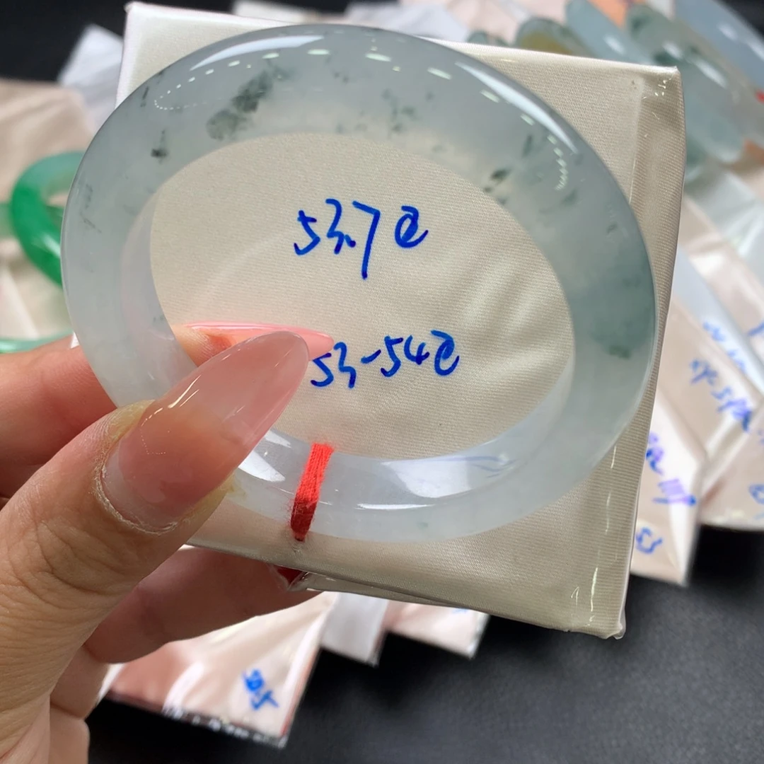 翡翠未镶嵌手镯53.7正圈