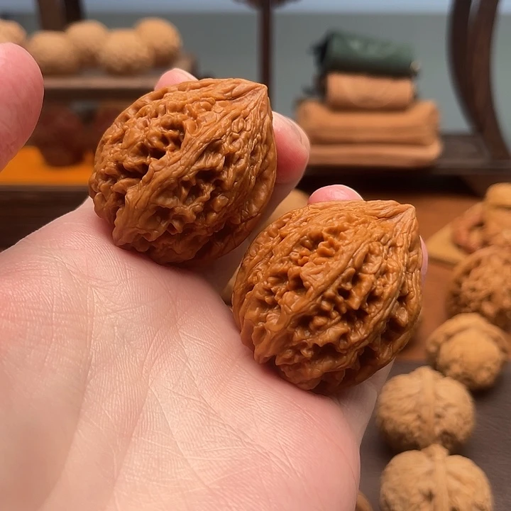 哈***、文玩核桃吊坠大沽石40全品