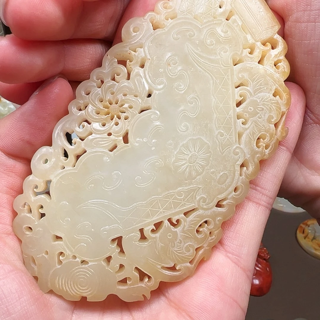 和田玉颈饰未镶嵌兴**雕