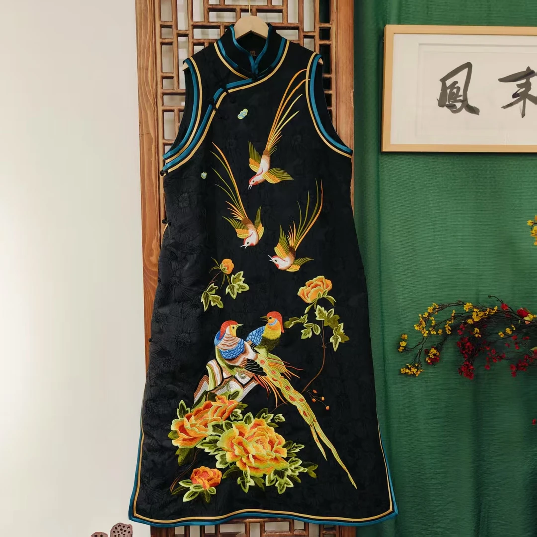凤徕兮私人定制黑底黄喜鹊牡丹刺绣斜襟盘扣立领马裙  (LS517-1)