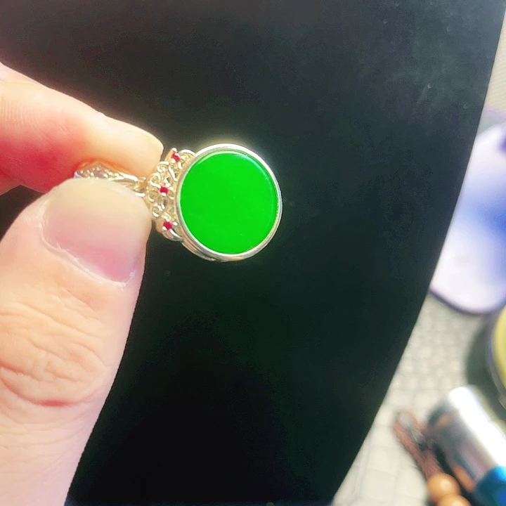 颈饰14K金镶嵌翡翠