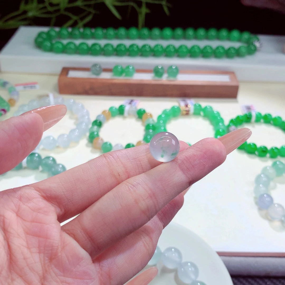 翡翠未镶嵌手链卡12.1