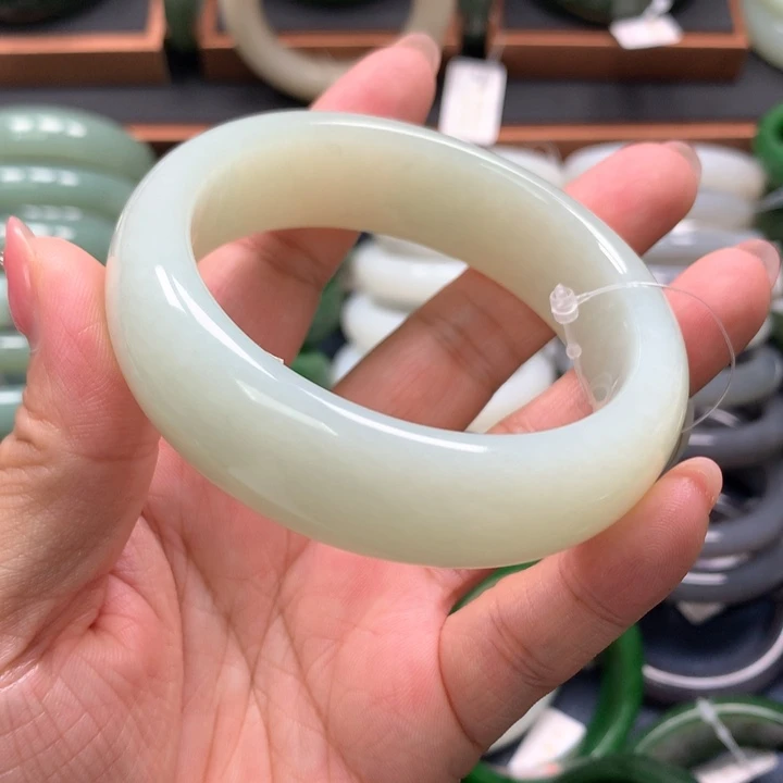 【闪购商品】未镶嵌手镯和田玉31