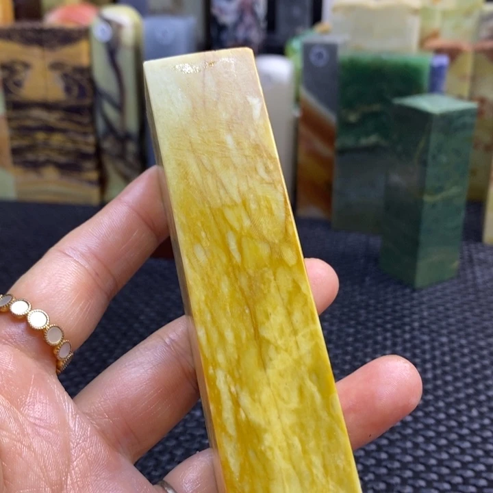 青田石一**木青田石印章石