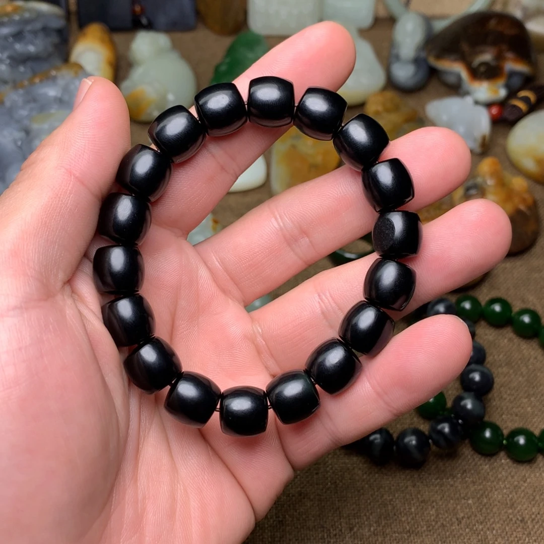 凡***语和田玉未镶嵌手链