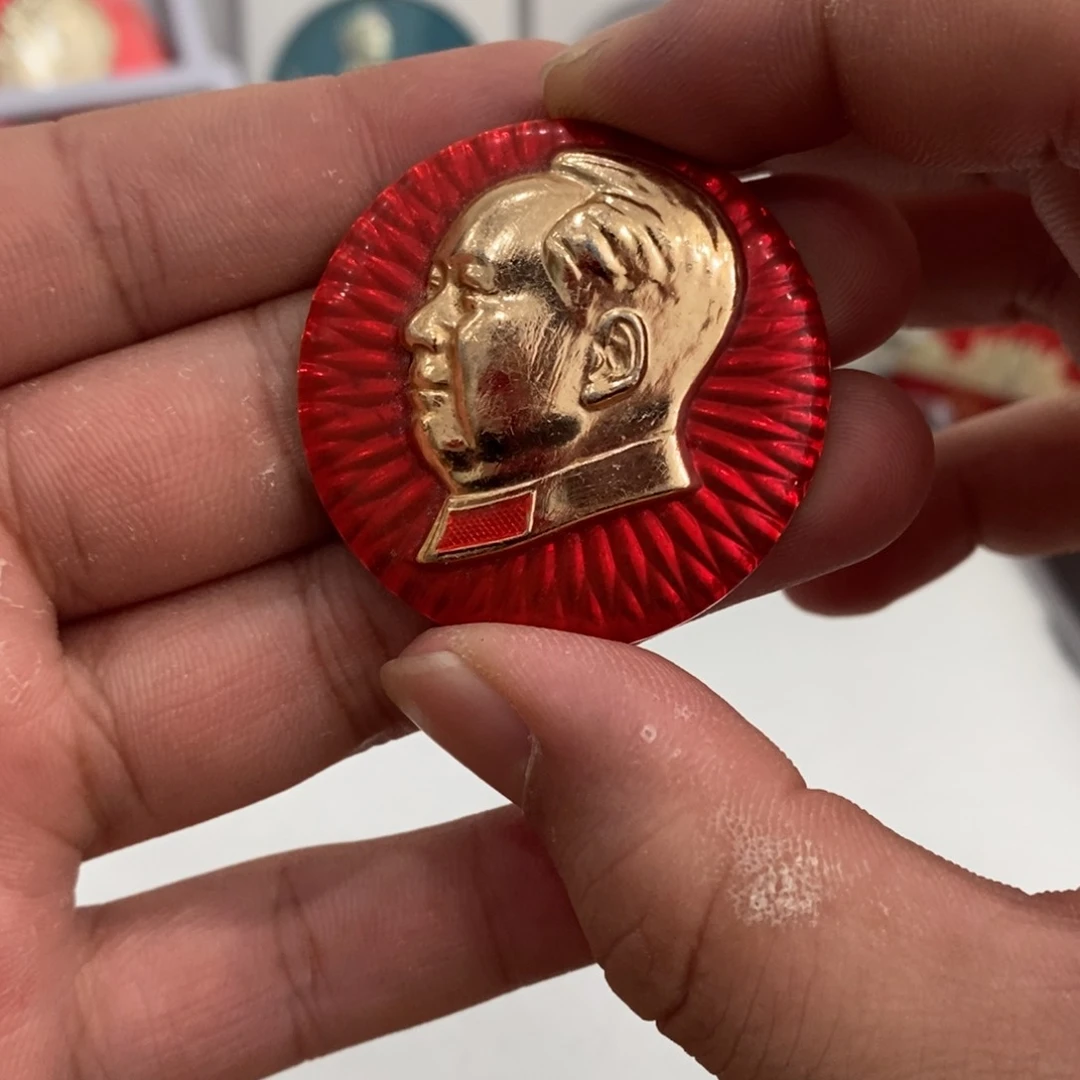 其他普通金属红色纪念章卡通脸文像