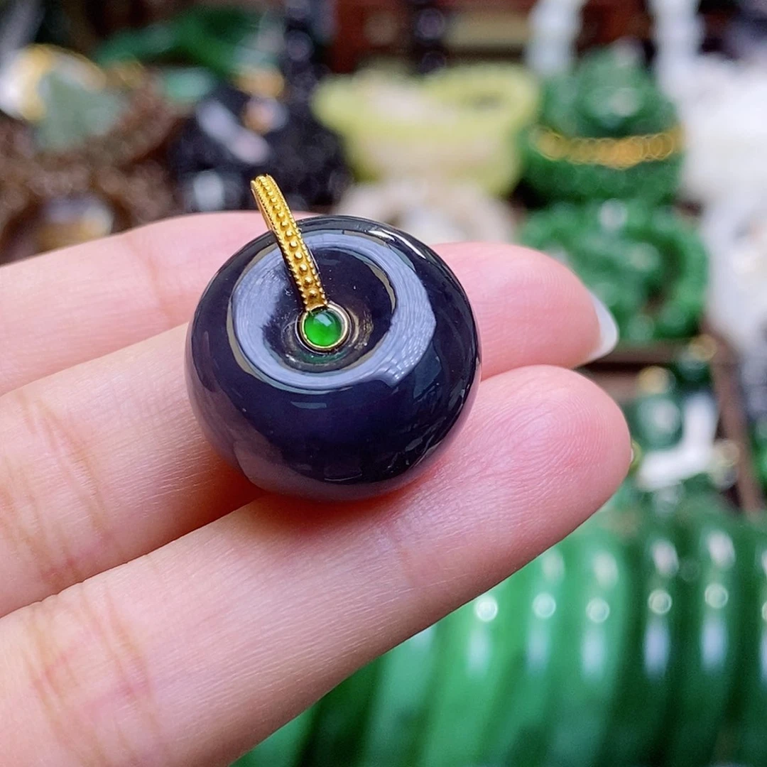 和田玉未镶嵌颈饰毕业级老矿料浓烟紫金镶扣子