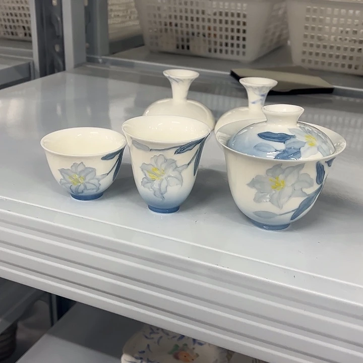 三件套哈哈哈哈哈哈哈哈