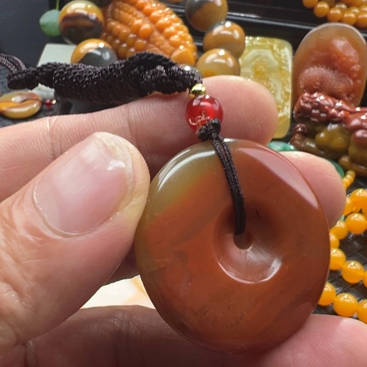 石英质玉未镶嵌颈饰