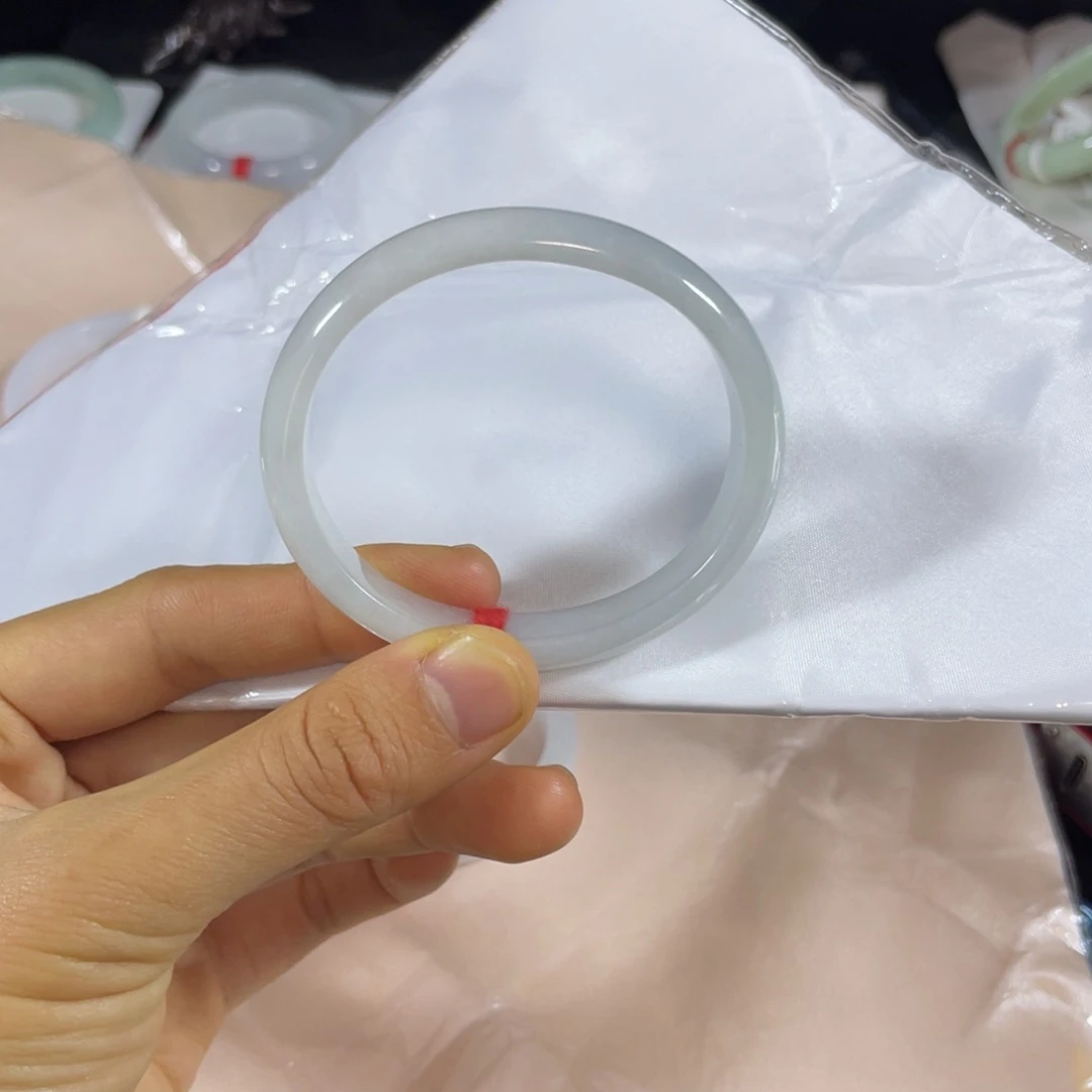 未镶嵌手镯翡翠天然翡翠手镯