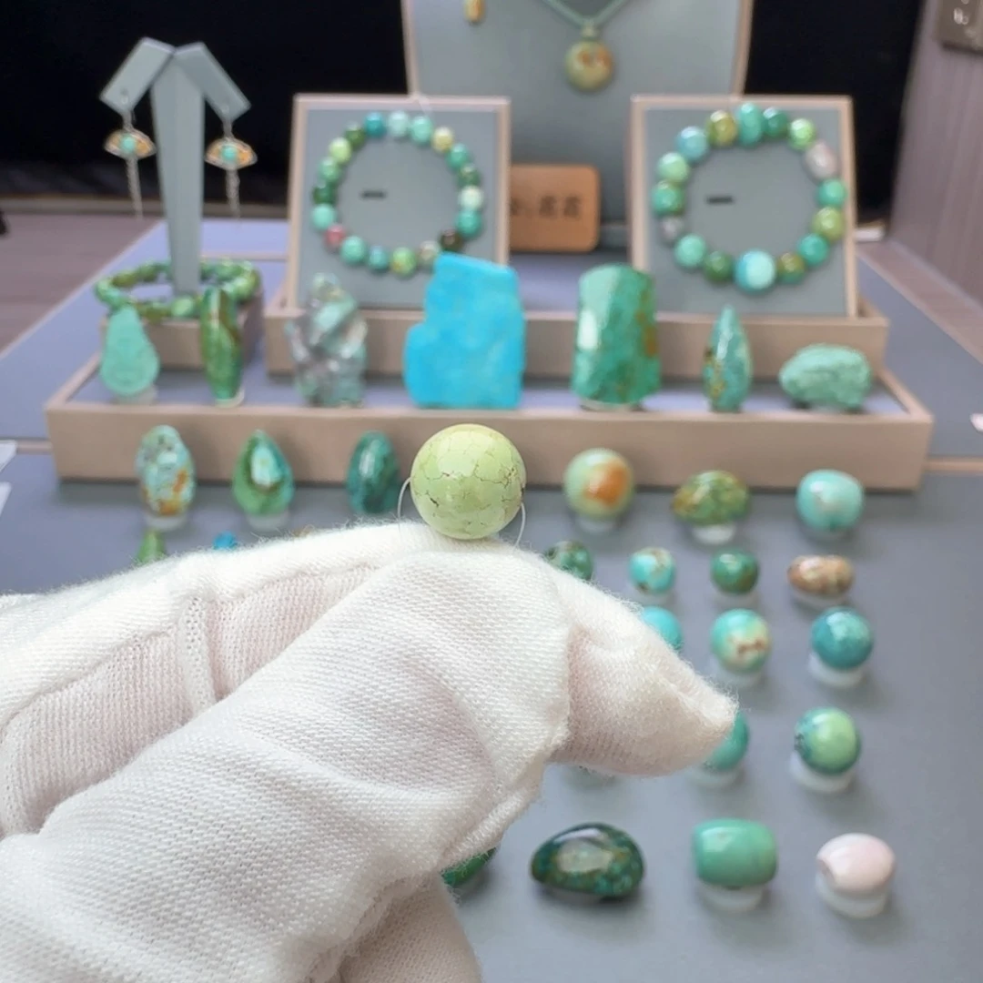 绿松石未镶嵌颈饰