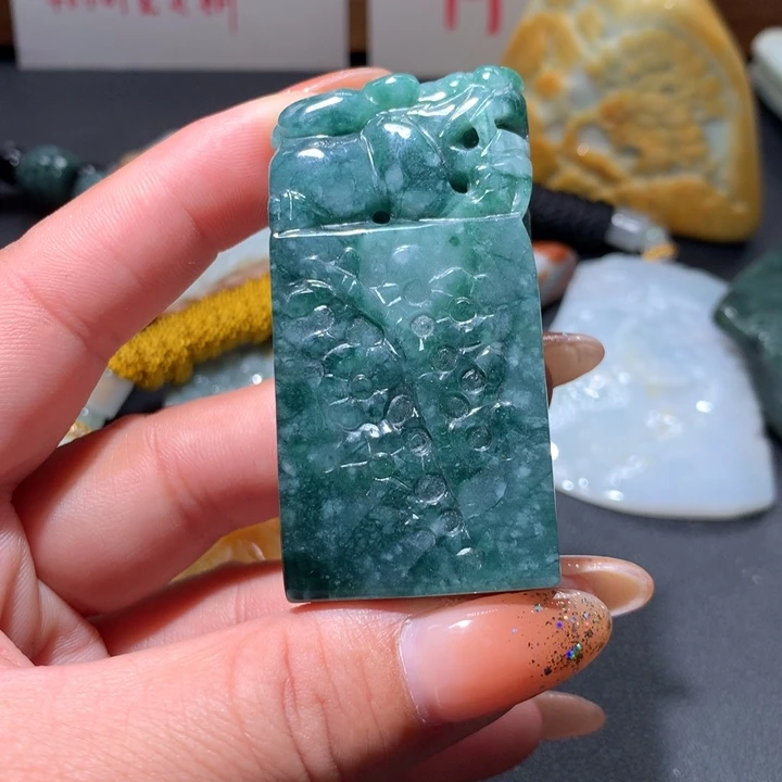 翡翠未镶嵌颈饰保真天然A货翡翠