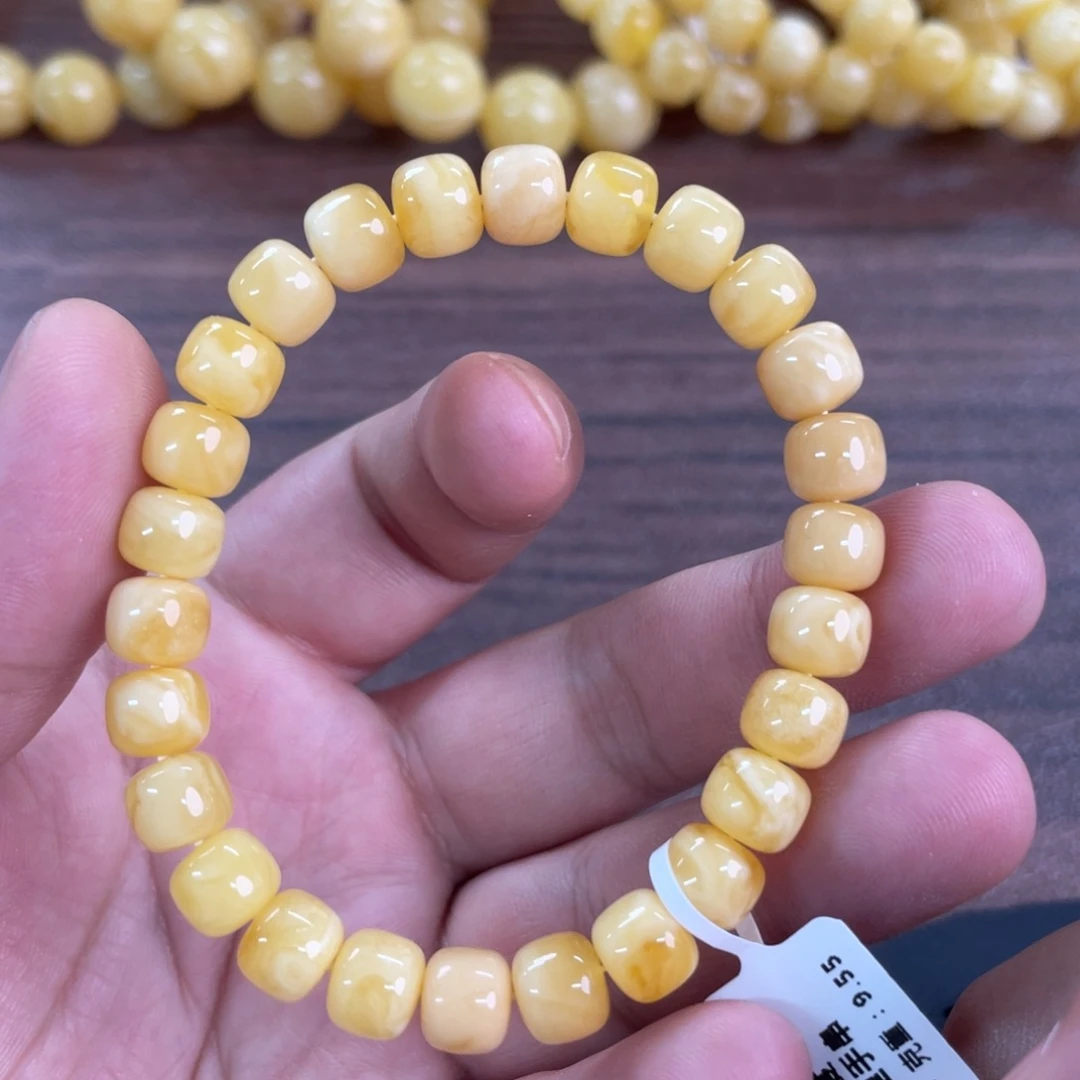 未镶嵌琥珀裸石114000000