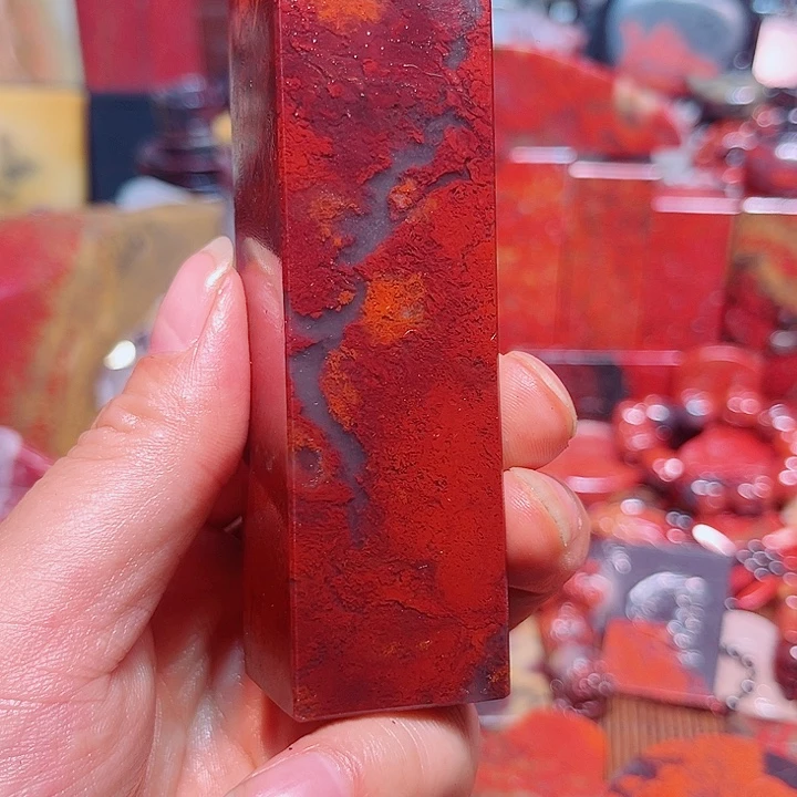 玉桂林鸡血玉印章