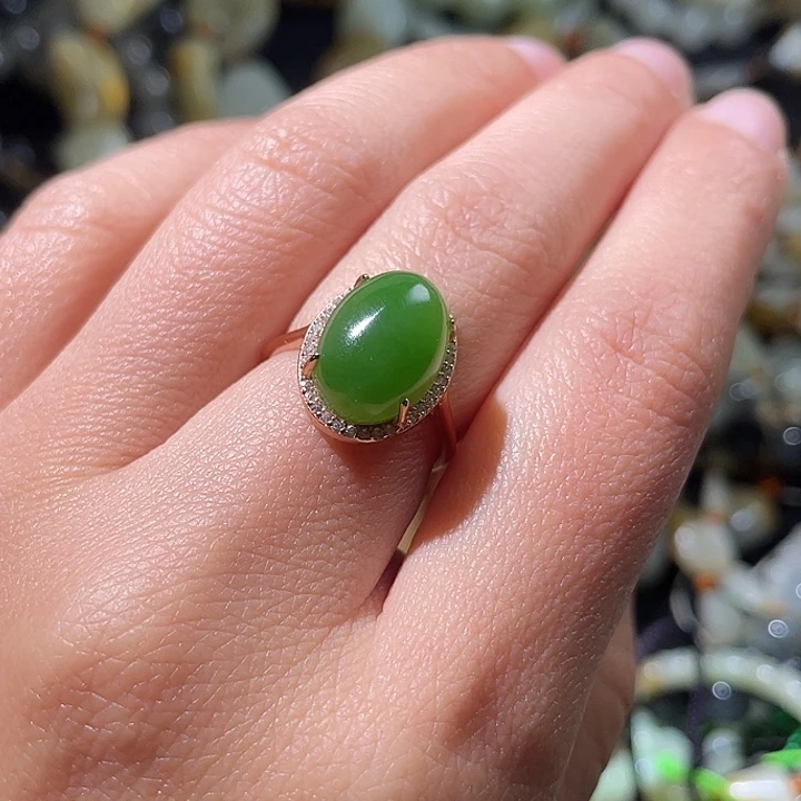 未镶嵌戒指和田玉