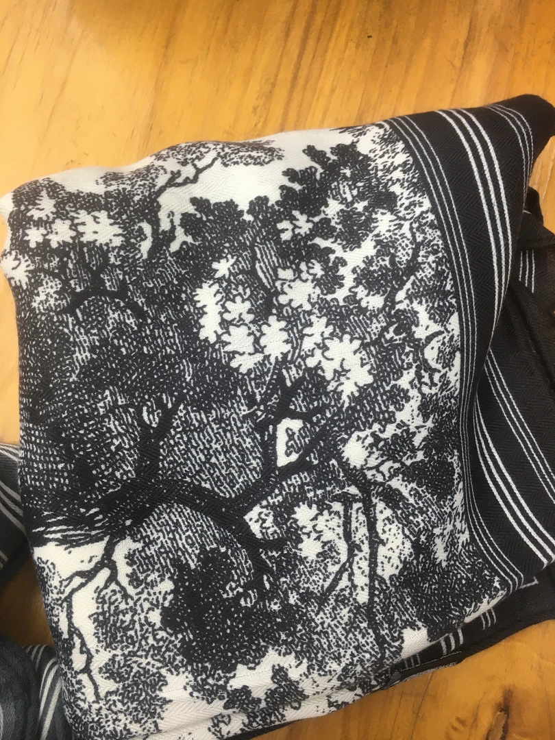 2024年新款围巾山水树图案百搭印花时尚女士