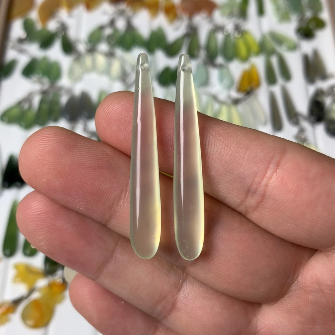 蛇纹石玉耳饰未镶嵌