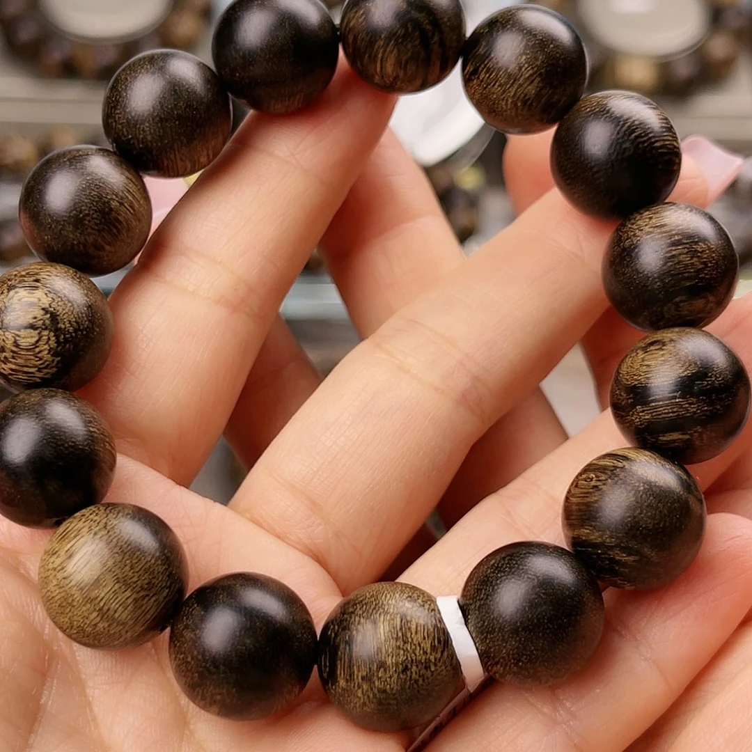 沉香手串看**风越南芽庄老白棋玉化老料满留疤虎斑纹