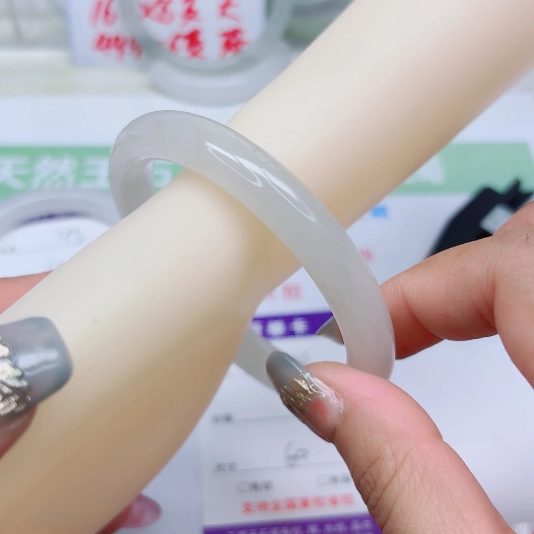 未镶嵌手镯石英质玉44/6059
