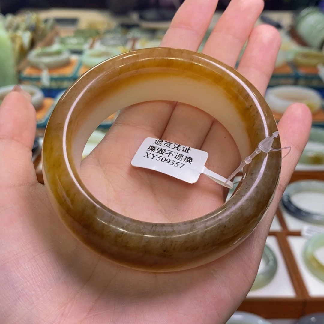 小***哈未镶嵌手镯和田玉且末糖白56/57大轮胎