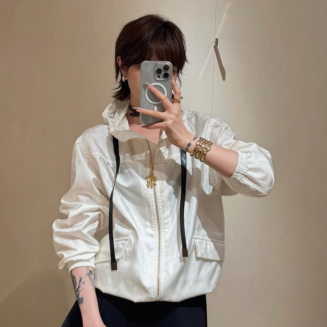 未使用 LouisVuitton/路易威登 003760 25款老花连帽冲锋衣 36码