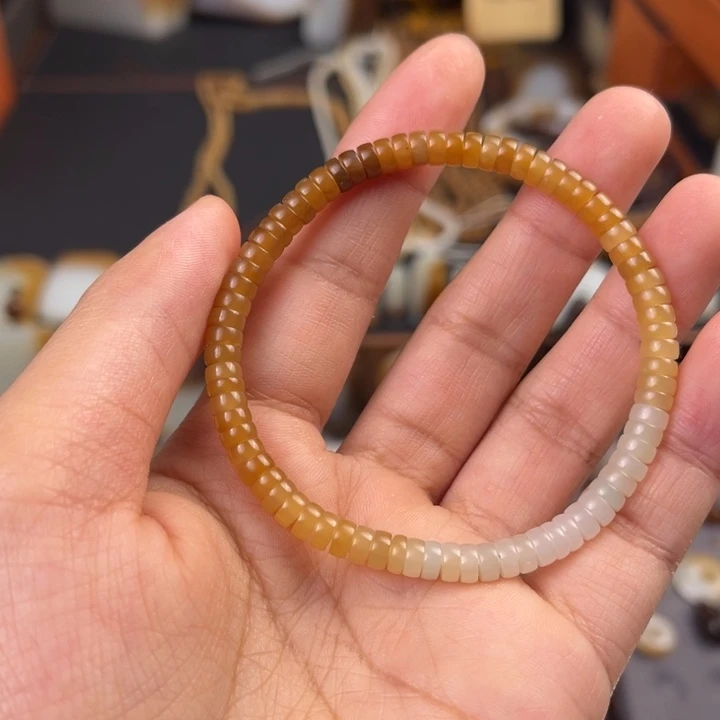 和田玉（糖玉）未镶嵌颈饰