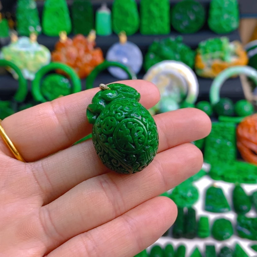 【闪购商品】翡翠未镶嵌颈饰钱袋