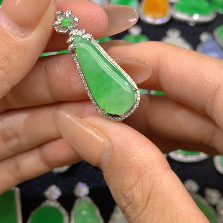 翡翠18K金镶嵌吊坠(不含链)