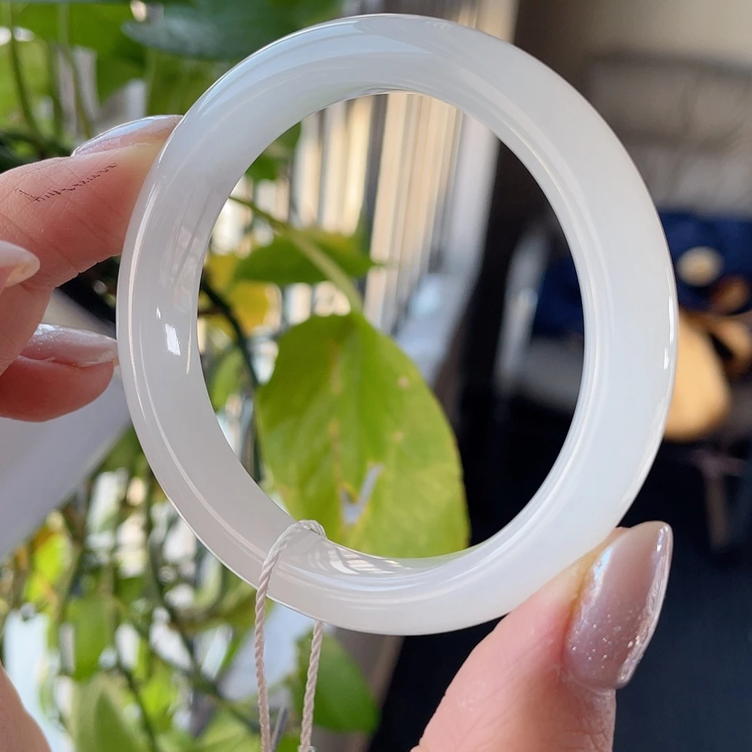 和田玉未镶嵌手镯冰胶猫