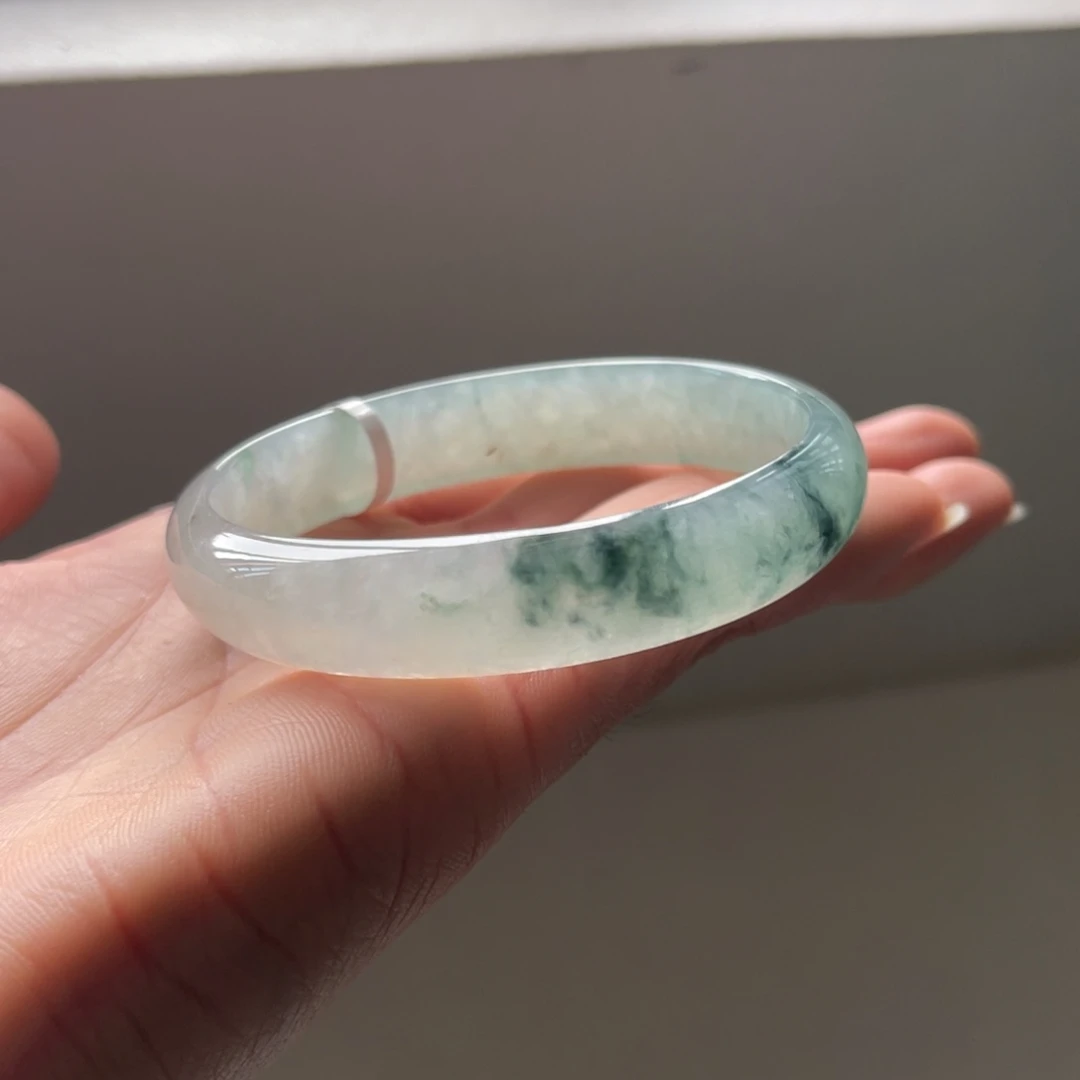 亦***花翡翠未镶嵌手镯59圈贵妃镯三天鉴赏期（有瑕）