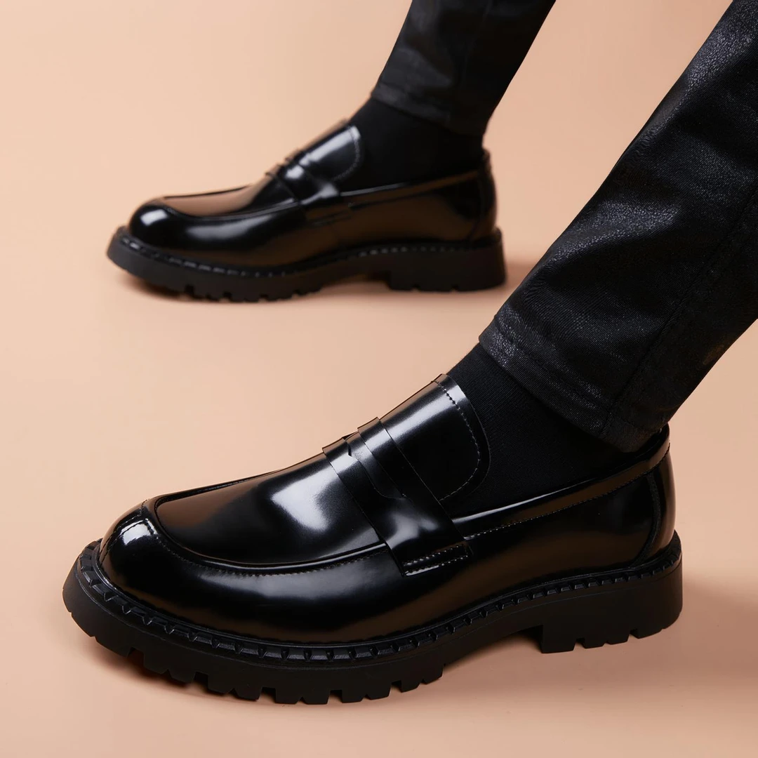 高级感亮皮秋季新款男士皮鞋男真皮百搭透气懒人一脚蹬商务休闲鞋