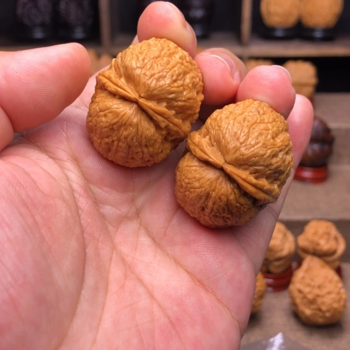 把件橄榄核28小黄金元宝34