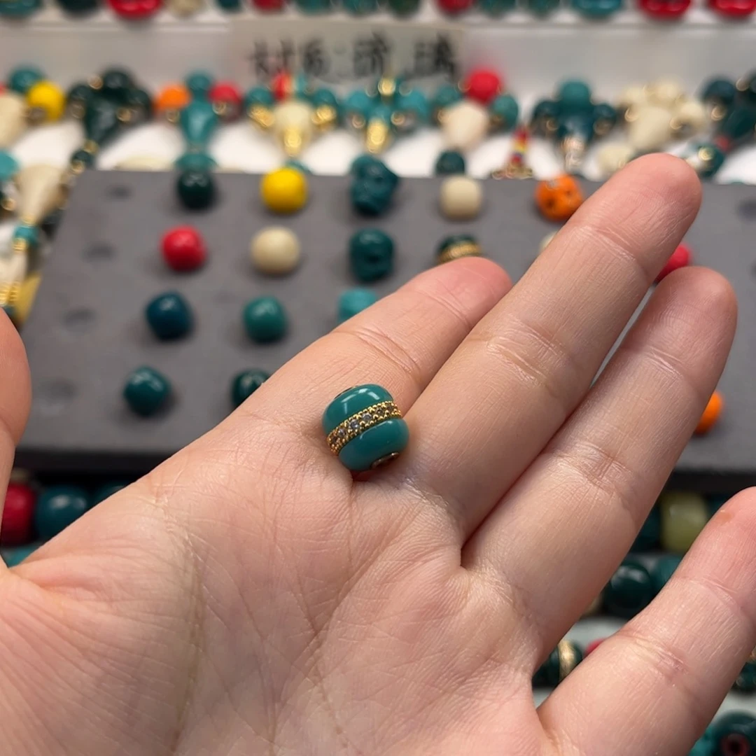 琉璃颈饰清***。琉璃配饰10