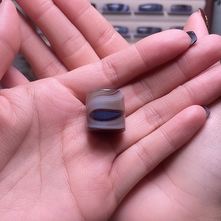辉***辉玛瑙/玉髓未镶嵌颈饰
