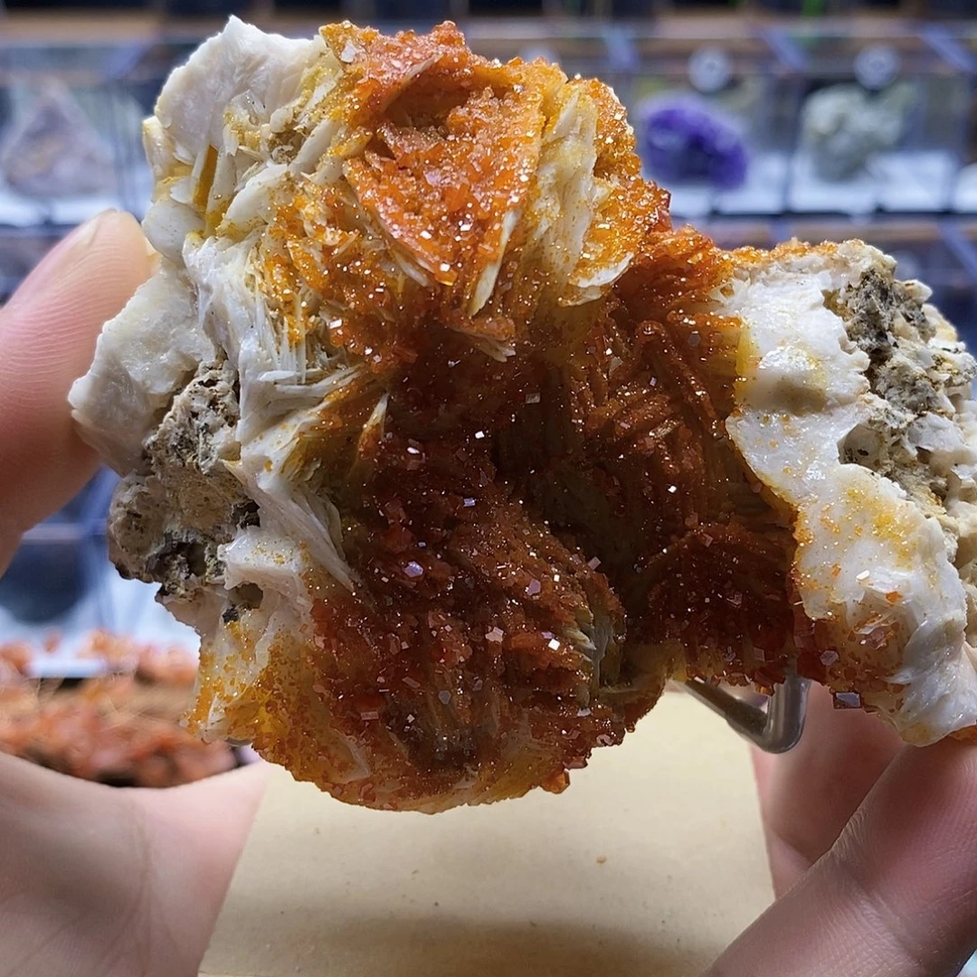有机玻璃漫长钒铅矿标摆件