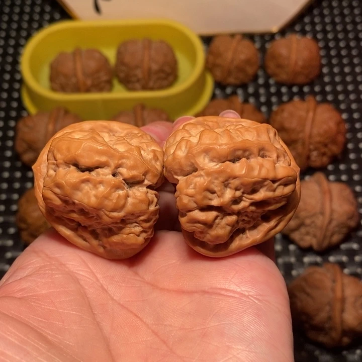 文玩核桃把件四开八腿