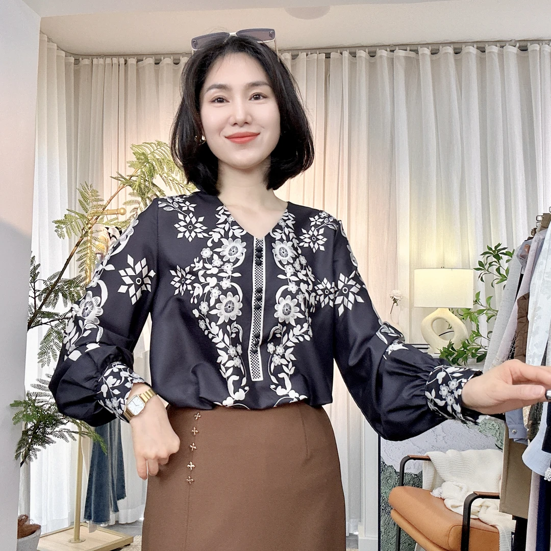 小众设计V领印花长袖雪纺衫女2024春装新款休闲百搭洋气显瘦上衣