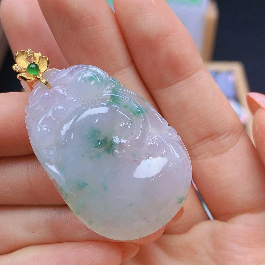 翡翠18K金镶嵌颈饰翡翠