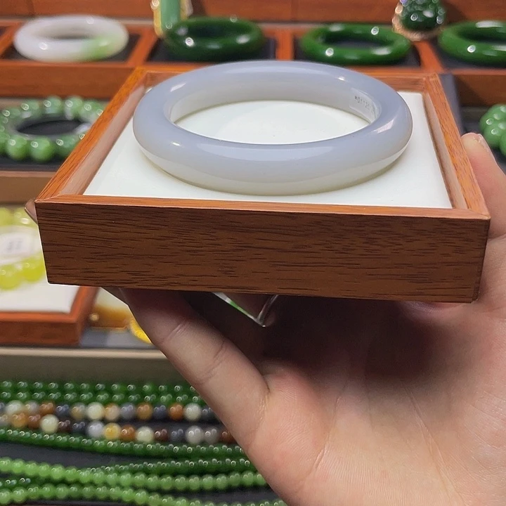 和田玉和田玉烟紫手镯58未镶嵌