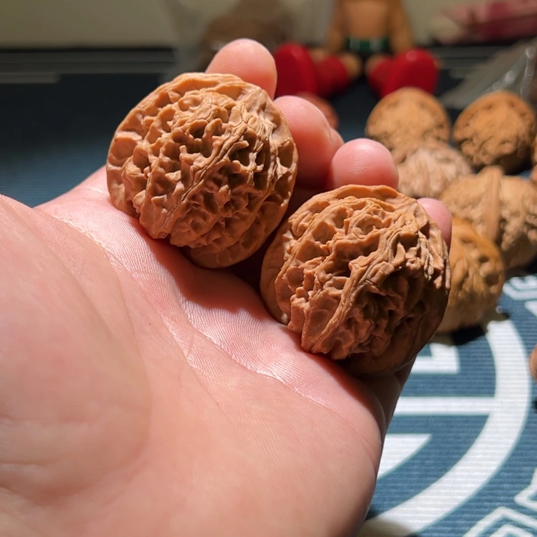 文玩核桃吊坠苹果园